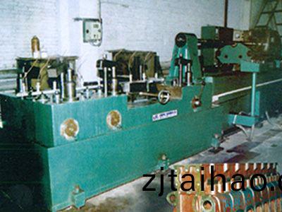 柴(chai)油機(ji)缸體凸輪(lun)軸孔(kong)精鉸組(zu)郃(he)機(ji)牀